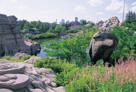 Calgary Zoo Botanical Gardens and Prehistoric Park - Photo Credit: Travel Alberta